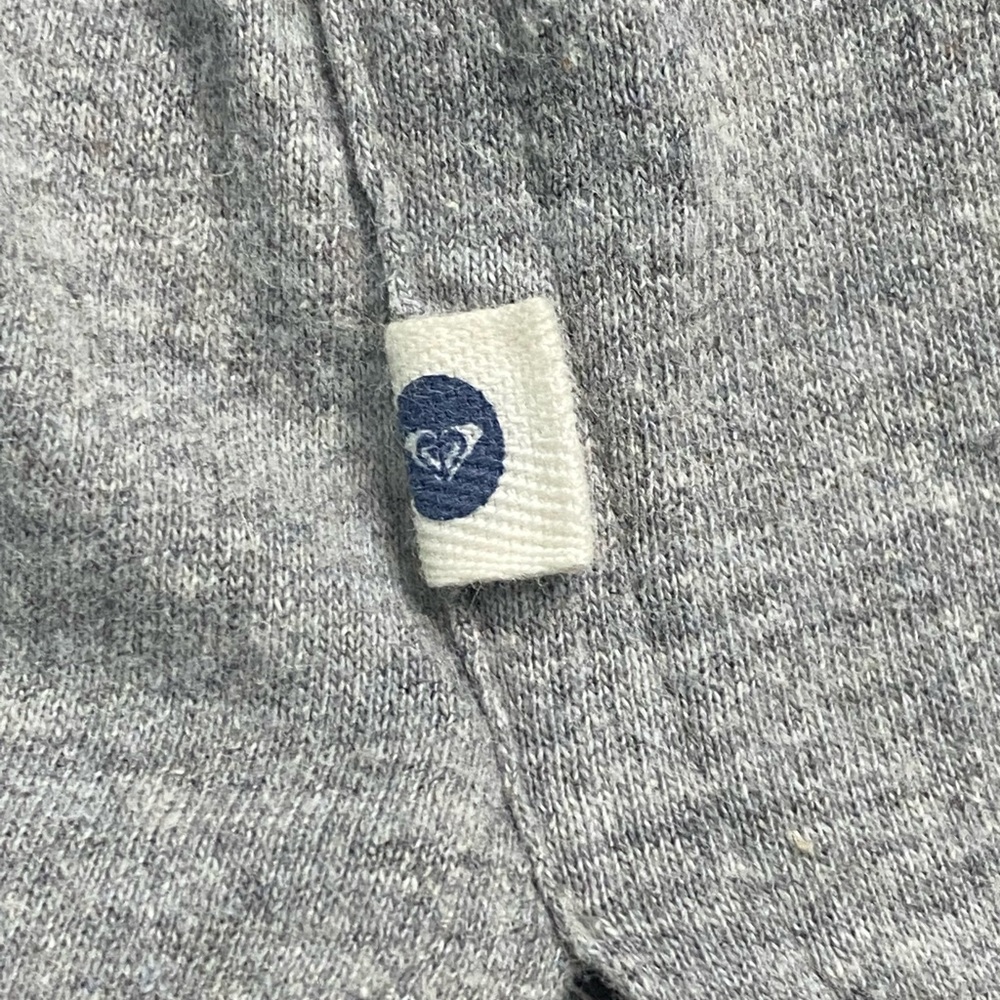 2016 Roxy tee 🌺🌸🌴 - Picture 6 of 12